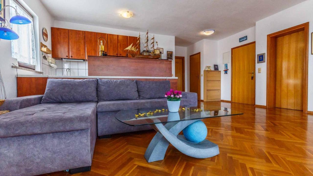 Apartman Mauro Malinska Exterior photo